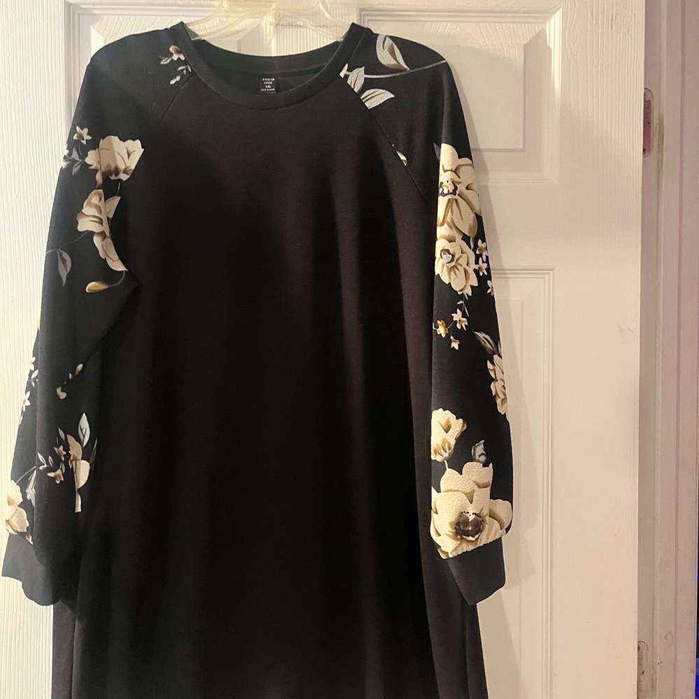 Black Floral Sleeve Sweatshirt Dress
